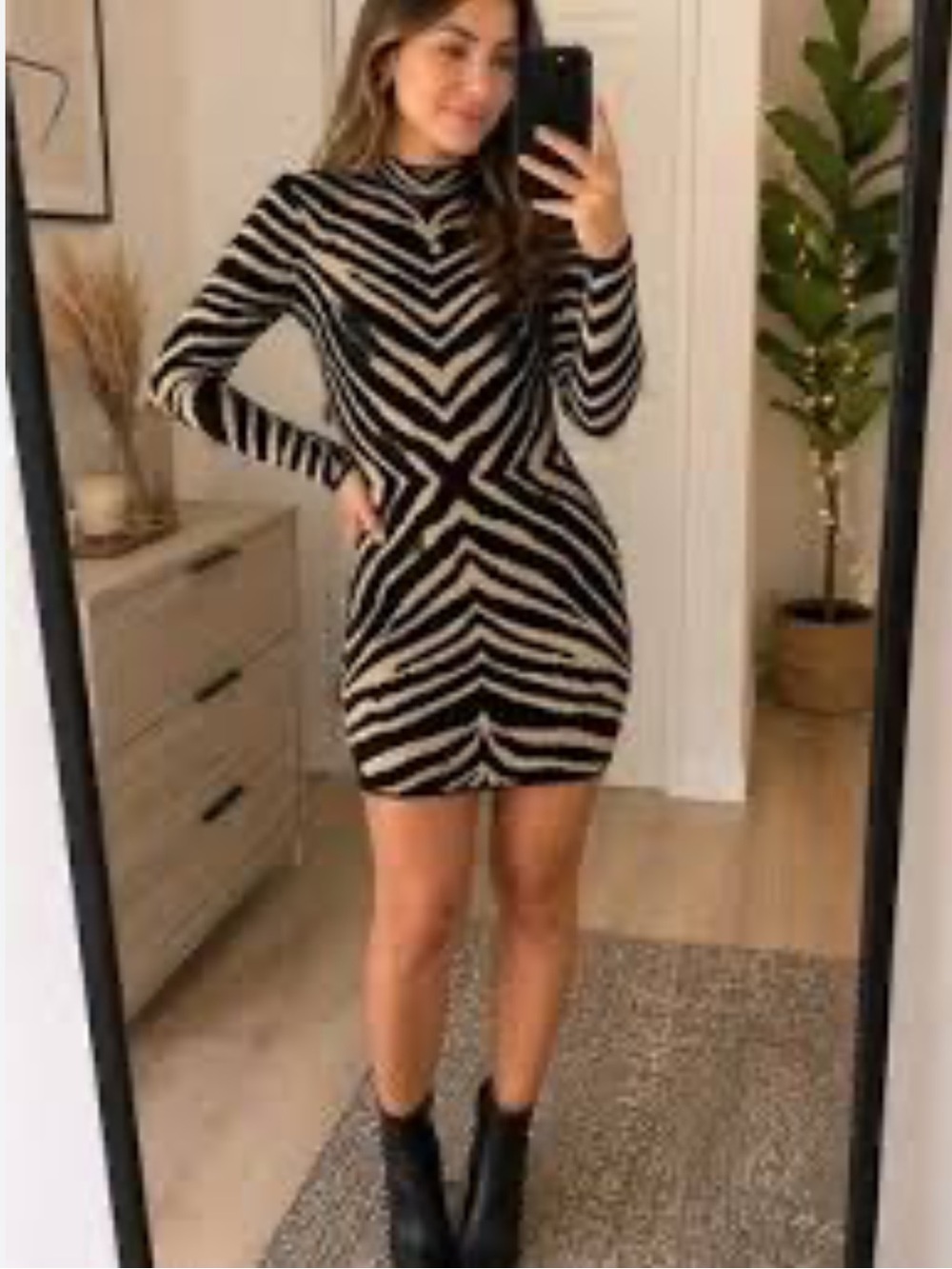 Almost Famous Black and Gold Zebra Stripe Long Sleeve Dress in Size XLarge